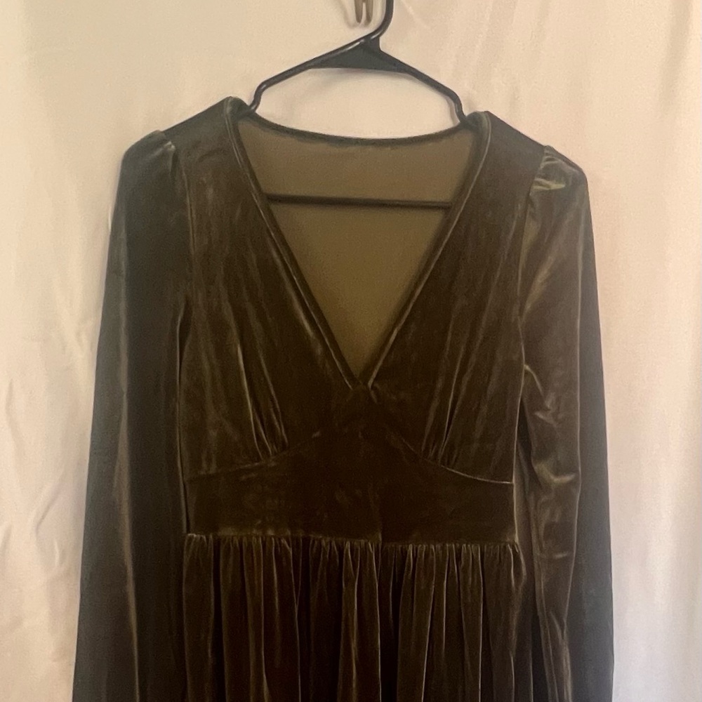 HALARA Velvet Long Sleeve Dress in Olive.